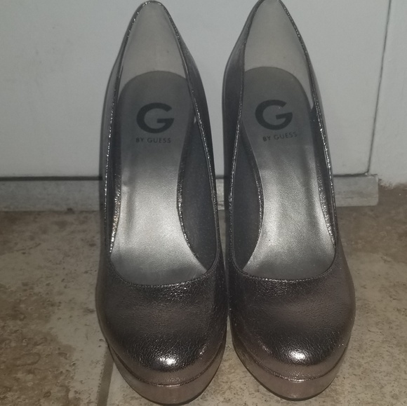 Silver heels - Picture 2 of 2